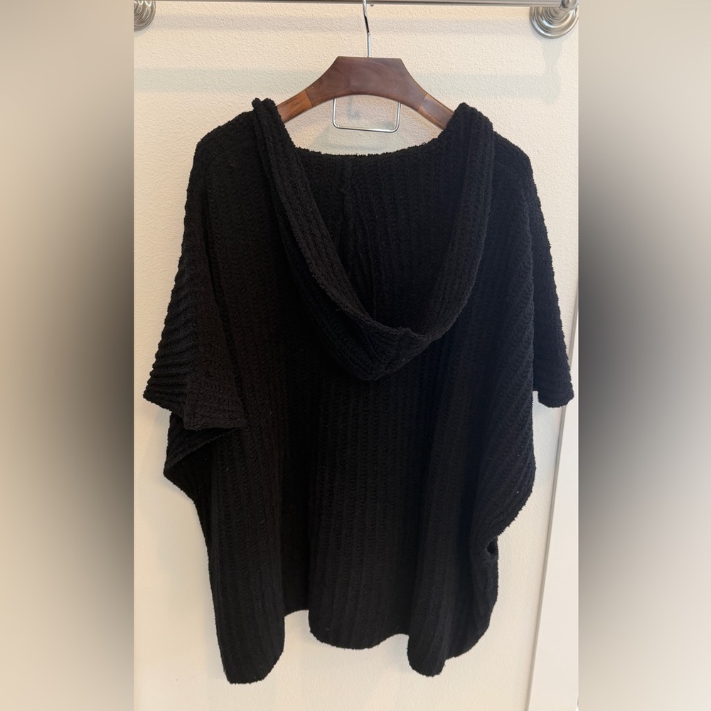 Tommy Bahama Oversized Black V-Neck Poncho Sweater - Picture 5 of 11